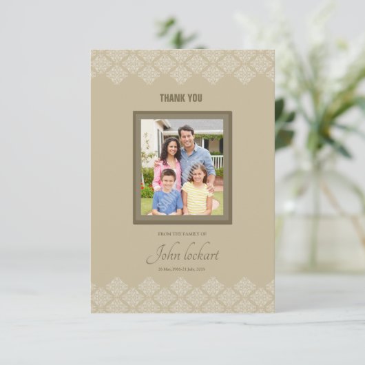 Carte de remerciements commémoratif (Debout devant)