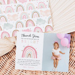 Carte De Remerciements Cute Pastel Rainbow Girls Birthday Party Photo<br><div class="desc">Soirée d'anniversaire pour enfant mignonne merci carte photo avec une illustration dessinée à la main d'un arc-en-ciel pastel avec des étoiles autour. Le texte dit "merci d'avoir rendu mon anniversaire si brillant." Le dos de la carte est un motif arc-en-ciel avec des nuages et des gouttes de pluie. Parfait pour...</div>