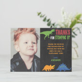 carte de remerciements d'anniversaire de Dinosaur (Debout devant)
