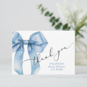 Carte de remerciements de Baby shower à cou bleu (Debout devant)