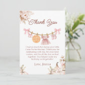 Carte de remerciements de Baby shower de fille Cut (Debout devant)