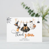 Carte de remerciements de baby shower de garde-rob (Debout devant)