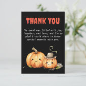 Carte de remerciements de Baby shower d'Halloween  (Debout devant)