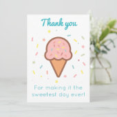 Carte de remerciements de crème glacée douce (Debout devant)
