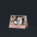 Carte De Remerciements Déco moderne Peacock rose 2 Mariage photo plié<br><div class="desc">Dites "merci" avec un soupçon de charme vintage ! Ce Mariage à thème Peacock Carte de remerciements plié dans un rose vif élégant est la façon parfaite d'express gratitude avec une touche de l'ère Gatsby. Avec de la place pour deux photos chères, c'est un souvenir de votre journée spéciale qui...</div>