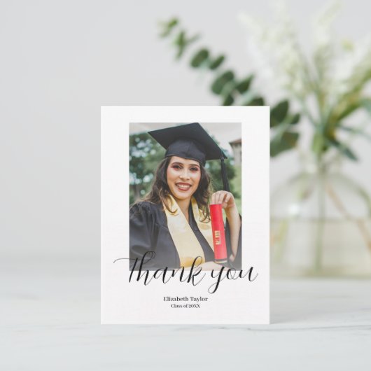 Carte De Remerciements Diplômé en Script moderne Diplôme en photo simple (Debout devant)