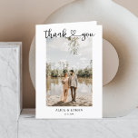 Carte De Remerciements Élégant Coeur Calligraphie Mariage photo<br><div class="desc">Capturez l'essence de votre journée spéciale avec notre carte de remerciement personnalisée pour mariage, conçue pour les jeunes mariés. La couverture avant affiche fièrement la photo choisie, accompagnée de vos noms dans une police contemporaine élégante et d'un "Merci" chaleureux en écriture moderne, accentué par un coeur mignon niché entre les...</div>