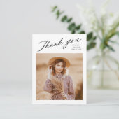 Carte De Remerciements Élégant script de script photo Graduate Graduate (Debout devant)