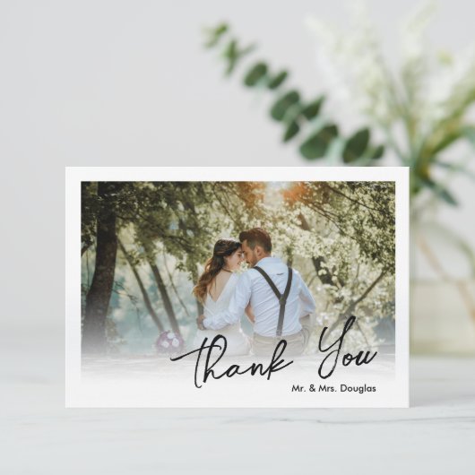 Carte De Remerciements Élégant script mariage simple typographie photo (Debout devant)