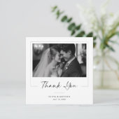 Carte De Remerciements Elegant Script Modern Classic Newlywed Photo (Debout devant)