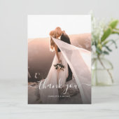 Carte De Remerciements Élégant script Monogramme Mariage photo (Debout devant)