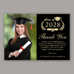 Carte De Remerciements Élégant Script Photo Black Gold Graduation<br><div class="desc">Carte de remerciements moderne de graduation noire avec "Classe de" dans une illustration en or clair d'une couronne de laurier avec un casquette et diplôme, une photo du diplômé, "Merci" dans un élégant script d'or, et un message de remerciement customisé et le nom de la grade dans la typographie or....</div>