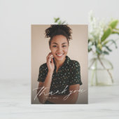 Carte De Remerciements Élégant script simple deux graduation photo (Debout devant)