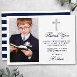 Carte De Remerciements Élégante Première Sainte Communion Photo Bleu Stri<br><div class="desc">Élégant premier Carte de remerciements de communion avec Croix d'argent. Photo Avant. Script bleu marine. Bleu & Blanc Retranché.</div>