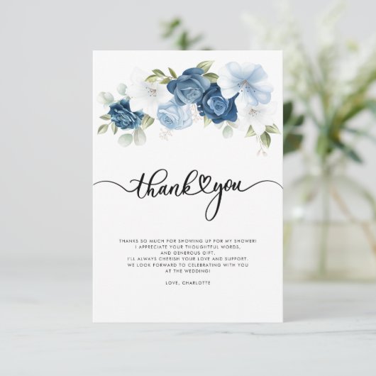 Carte De Remerciements Fête des mariées Dusty Blue Floral (Debout devant)