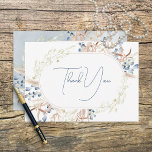 Carte De Remerciements Fleurs de sauce bleu Mariage blanc<br><div class="desc">Ce design carte de remerciements mariage présente un cadre de bronze, vert sauge clair, et des fleurs séchées bleues avec un arrière - plan blanc ou votre choix de couleur de papier. Le dos est belle aquarelle bleu laver. Cette carte fait partie de l'ensemble de cartes Blue Dried Boho Flowers...</div>