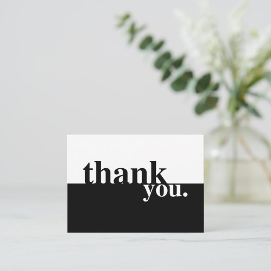 Carte de remerciements funéraire en noir et blanc (Debout devant)