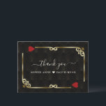 Carte De Remerciements Glam Gatsby Casino Las Vegas Mariage de poker<br><div class="desc">Unique Casino Royale et Great Gatsby conception de carte à thème. Il présente un style art déco vintage, un cadre rompu de Roaring des années 1920 avec fausse feuille d'or Fleur-de-lis, coeurs rouges, Q et K sur deux coins (simulant les cartes à jouer). Sur le dos faux motif Art Déco...</div>