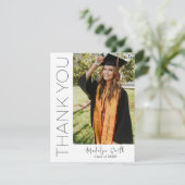 Carte De Remerciements Graduation photo verticale moderne (Debout devant)