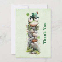 Grenouille avec chapeau vert et trèfle mignon