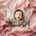 Carte De Remerciements Horizontal Baby Photo Modern Handlettering script<br><div class="desc">Express votre gratitude en style avec ces Cartes de Remerciements Baby shower Personnalisé. Ces cartes ne sont pas seulement des notes d'appréciation ; elles sont un moyen personnalisé et sincère de remercier votre famille et vos amis qui vous ont offert un bain d'amour pendant cette période spéciale. Avec un script...</div>