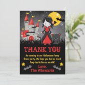 Carte De Remerciements Jolie fille vampire et château Halloween (Debout devant)