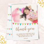 Carte De Remerciements Jote Fun Bunting Drapeau Kid BIrthday Photo<br><div class="desc">Joli carte de remerciements photo d'anniversaire du drapeau à flots pour votre fête d'anniversaire de fille ou garçon. Merci à votre invité d'être venu à la fête d'anniversaire de votre enfant! Le design a coloré drapeaux de fête d'anniversaire en vert, bleu et rouge et une photo - insérez la photo...</div>