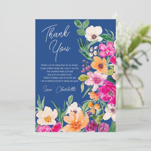 Carte De Remerciements Joyeux mariage avec des fleurs sauvages audacieuse (Debout devant)