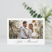 Carte De Remerciements Just Married black script wedding announcement (Debout devant)
