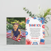 Carte De Remerciements Little Miss Firecracker 4 juillet 1er anniversaire (Debout devant)
