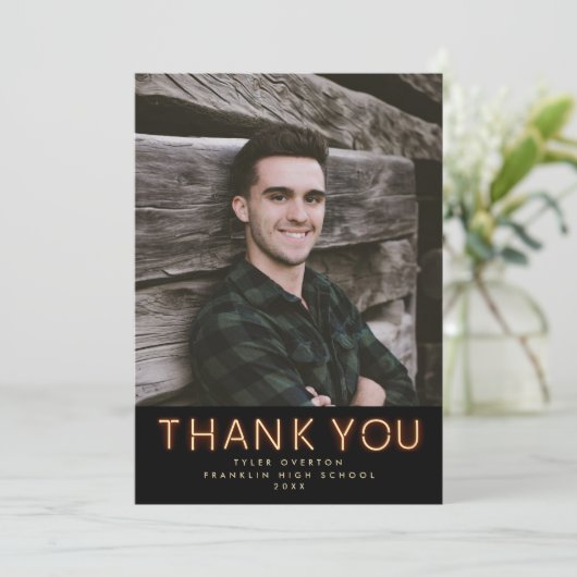 Carte De Remerciements Lumières néon de fin d'études branchées Photo (Debout devant)