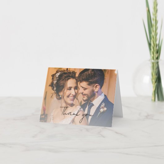 Carte De Remerciements Mariage de script moderne blanc photo pliée (Devant)