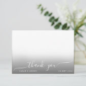 Carte De Remerciements Mariage de script photo moderne (Debout devant)