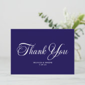 Carte De Remerciements Mariage de style formel bleu foncé beau script (Debout devant)