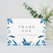 Carte De Remerciements Mariage floral bleu et blanc (Debout devant)