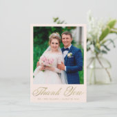 Carte De Remerciements Mariage Photo Blush Elegant Gold Script (Debout devant)