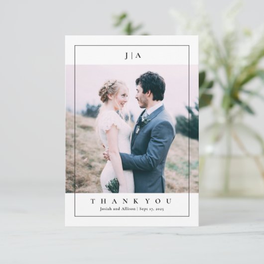 Carte De Remerciements Mariage Photo Classique Monogramme (Debout devant)