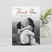 Carte De Remerciements Mariage photo de script de rose moderne or (Debout devant)