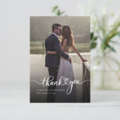 Carte De Remerciements Mariage photo moderne des nouveaux mariés (Debout devant)