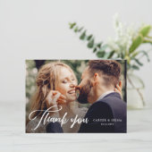 Carte De Remerciements Mariage Photo Moderne Script Minimal (Debout devant)