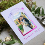 Carte De Remerciements Mariage photo mystique Lavender rose Sun Moon Star<br><div class="desc">Mystical Chic Lavender Pink Sun Moon Stars Celestial Astronomy Space Photo Mariage Merci Cartes présente le soleil, la lune et les étoiles avec un cadre rose et violet entourant votre photo préférée sur un arrière - plan pastel lavande. Au verso, ajoutez votre message de remerciement personnalisé et une image supplémentaire....</div>