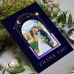 Carte De Remerciements Mariage photo mystique Rainbow Blue Sun Moon Star<br><div class="desc">Mystical Chic Rainbow Dark Navy Blue Sun Moon Stars Astronomie céleste Espace Photo Mariage Merci Cartes présente le soleil, la lune et les étoiles dans un cadre de couleur arc-en-ciel entourant votre photo préférée sur un arrière - plan bleu marine foncé. Au verso, ajoutez votre message de remerciement personnalisé et...</div>