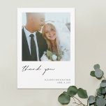 Carte De Remerciements Mariage photo simple et moderne<br><div class="desc">Ce modèle mariage moderne simple et élégant propose un "merci" en noir dans un script moderne et décontracté dans toutes les lettres minuscules. Cette partie "merci" du design est une image et ne peut pas être modifiée. Mais vous pouvez changer la couleur, la police ou la taille de n'importe quel...</div>