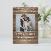 Carte De Remerciements Mariage Rustic Wood LOVE & THANKS String Lights (Debout devant)
