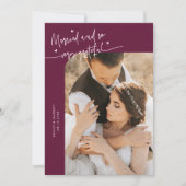 Carte De Remerciements Married and Grateful Wedding Photo Cranberry (Devant)