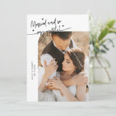 Carte De Remerciements Married and Grateful Wedding Photo White (Debout devant)
