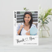 Carte De Remerciements Miniature Chic Photo Élégant Script Heart Graduate (Debout devant)