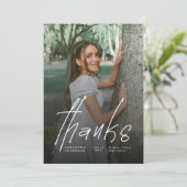 Carte De Remerciements Modern Thanks Script Simple Photo Graduation  (Debout devant)