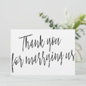 Carte De Remerciements Moderne Chic "Merci pour nous marier" (Debout devant)