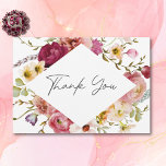 Carte De Remerciements Moderne Elégante prairie Meadow Floral Blanc Maria<br><div class="desc">Notre élégant carte de remerciements de mariage sans choix de dîner avec un bouquet saisissant de fleurs sauvages de prairie d'été en rose vif, magenta, crème et jaune avec la verdure luxuriante, est un chef-d'oeuvre moderne. Ce design est un mélange époustouflant d'élégance moderne et de romantisme intemporel. Créé par Simply...</div>